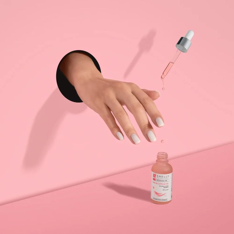SHELLIY Nail and cuticle oil with strawberry extract and vitamin E, 30 ml