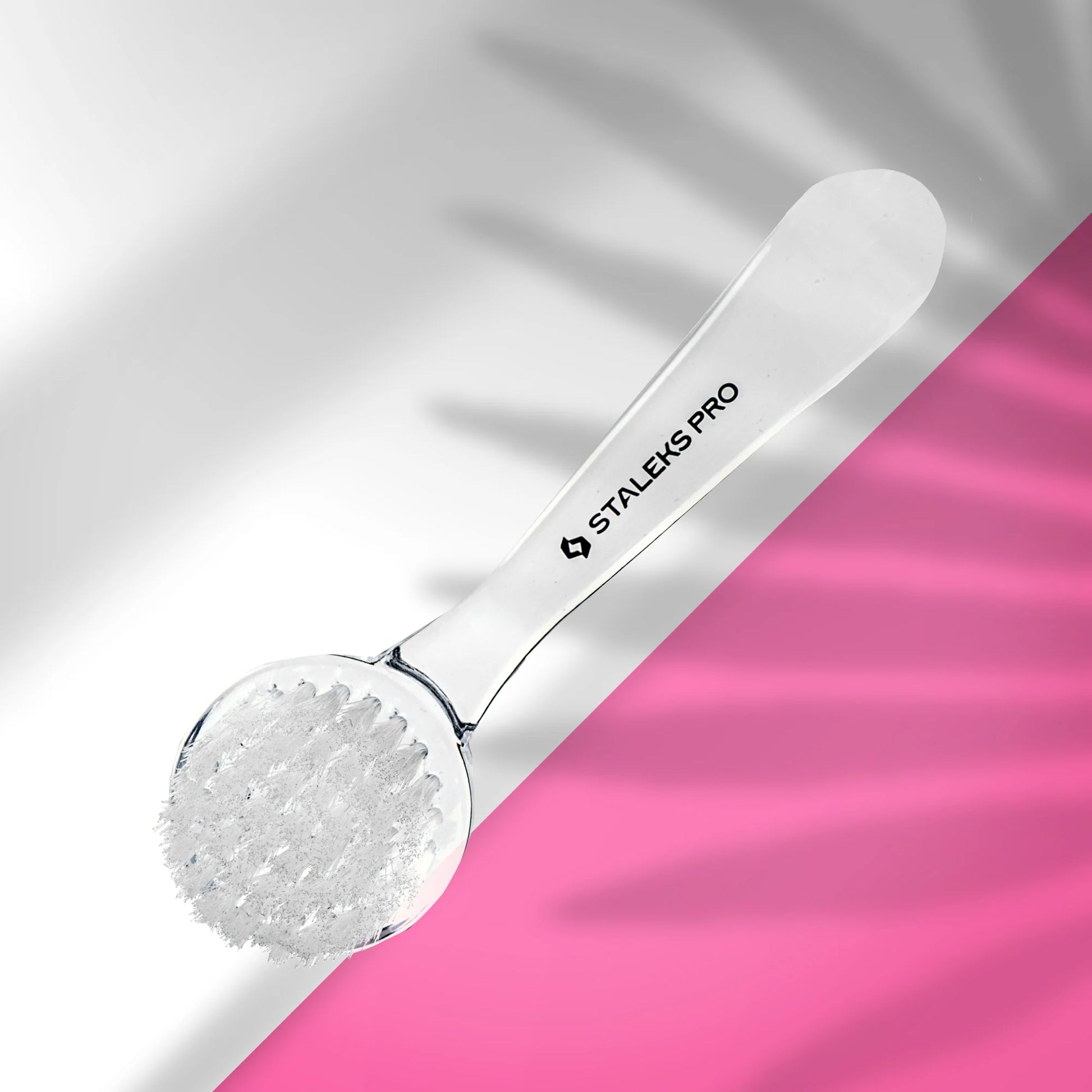 Manicure brush EXPERT 01 for dust removal (with cover)